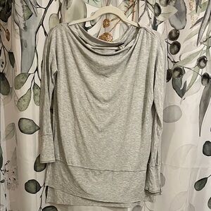 Off the shoulder top with side slits see photos well loved